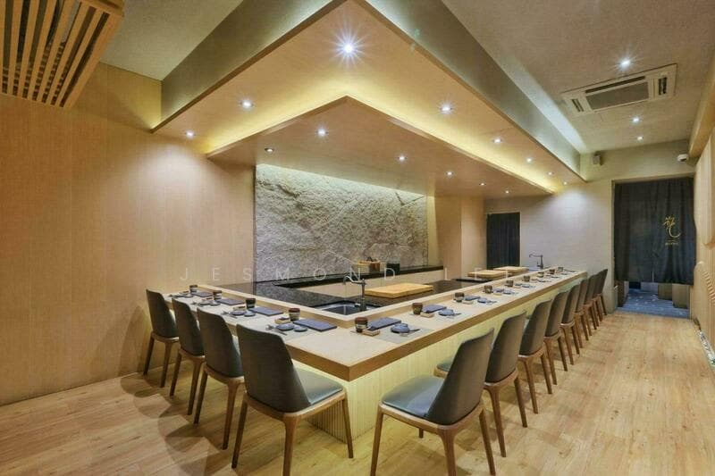 Beautifully renovated 3-storey shophouse with attic (full F&B licence)