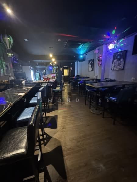 South Bridge Road nightclub with no takeover fees!