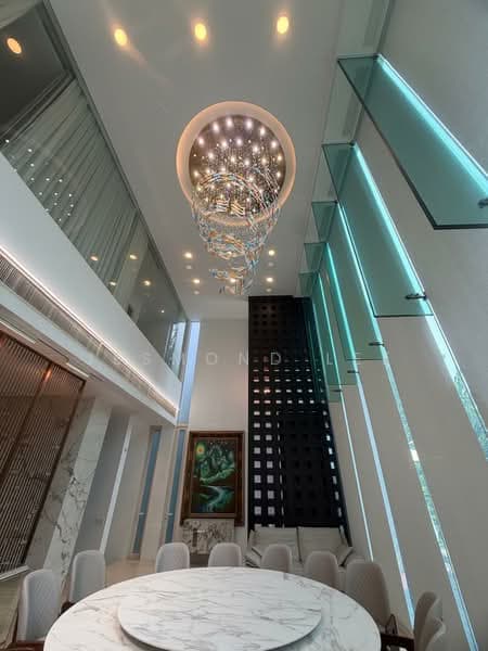 Newly Renovated 3-Storey Waterfront Villa @ Sandy Island